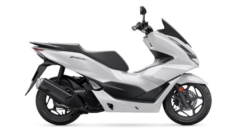 Scooter Honda PCX 125 cm³ de profil